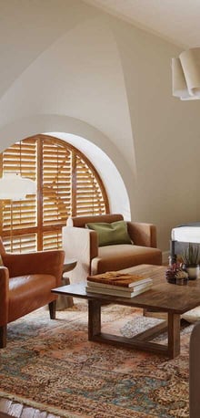 The Quoin Hotel guest suite – boutique hotel featured in hospitality marketing campaign by Easygridon Marketing